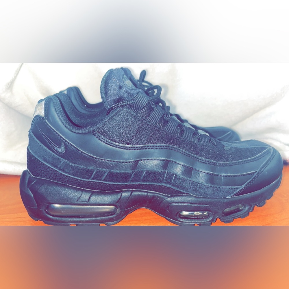 MEN'S NIKE AIR MAX 95 ESSENTIAL